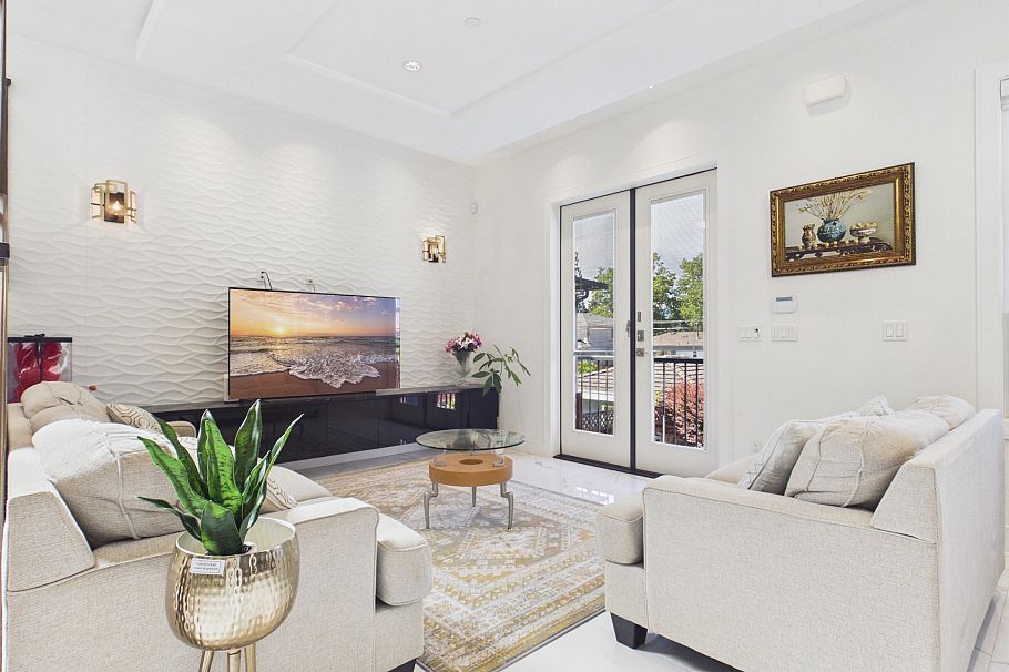 2277 E 28th Avenue Vancouver, BC - 6