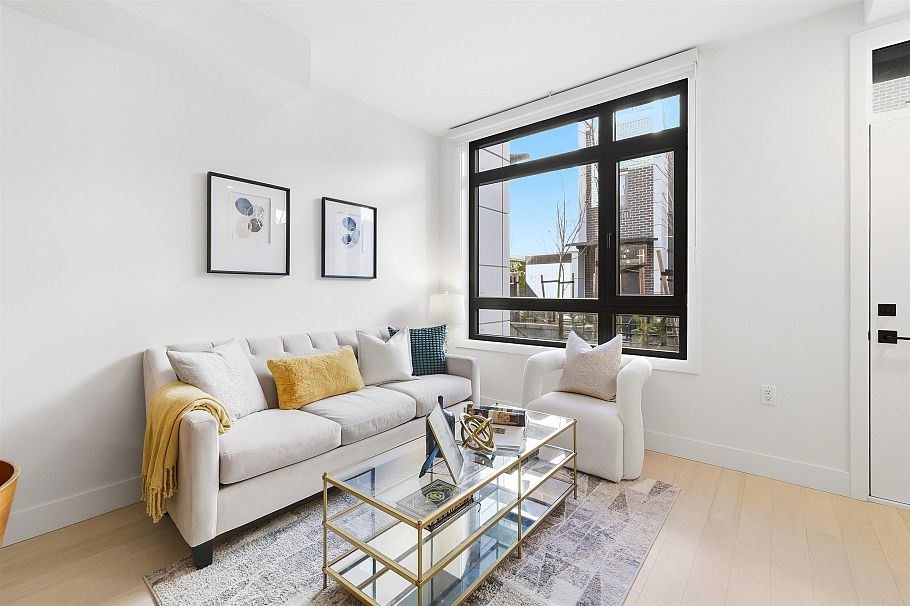 6310 Oak Street Vancouver, BC - 3