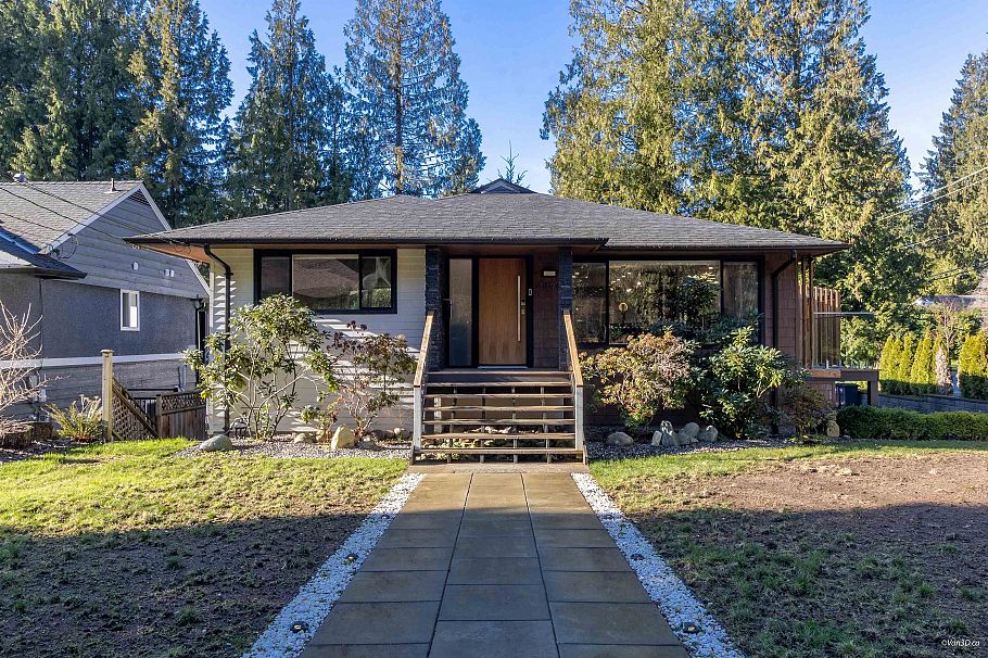 4491 Primrose Lane North Vancouver, BC - 2