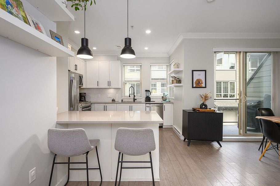 20 757 Orwell Street North Vancouver, BC - 11