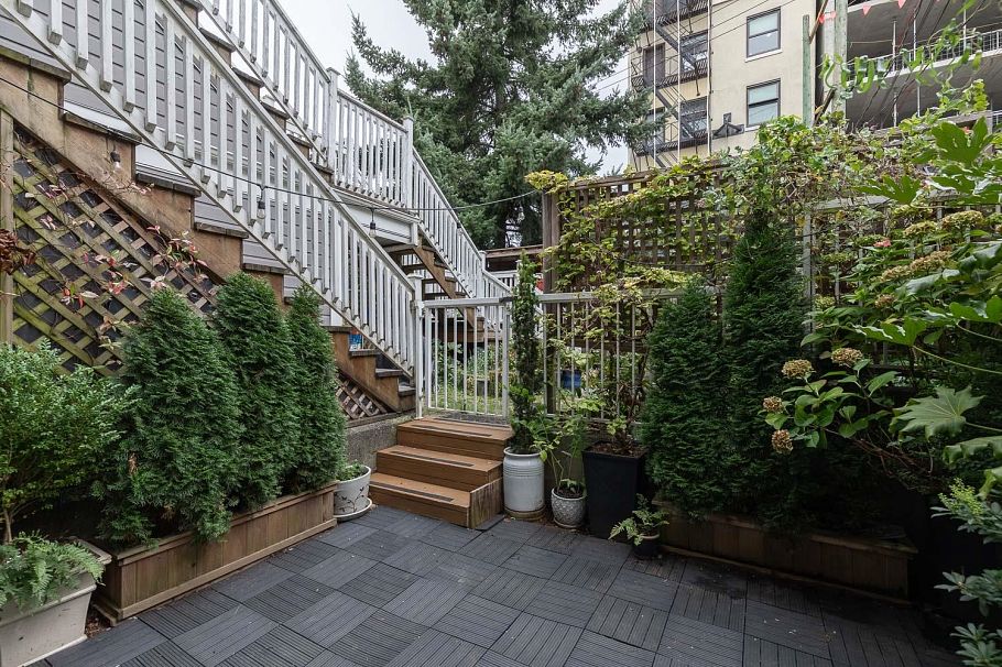 1 451 E Pender Street Vancouver, BC - 24