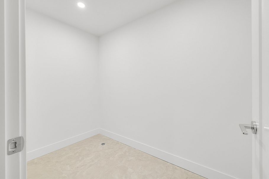 6310 Oak Street Vancouver, BC - 22