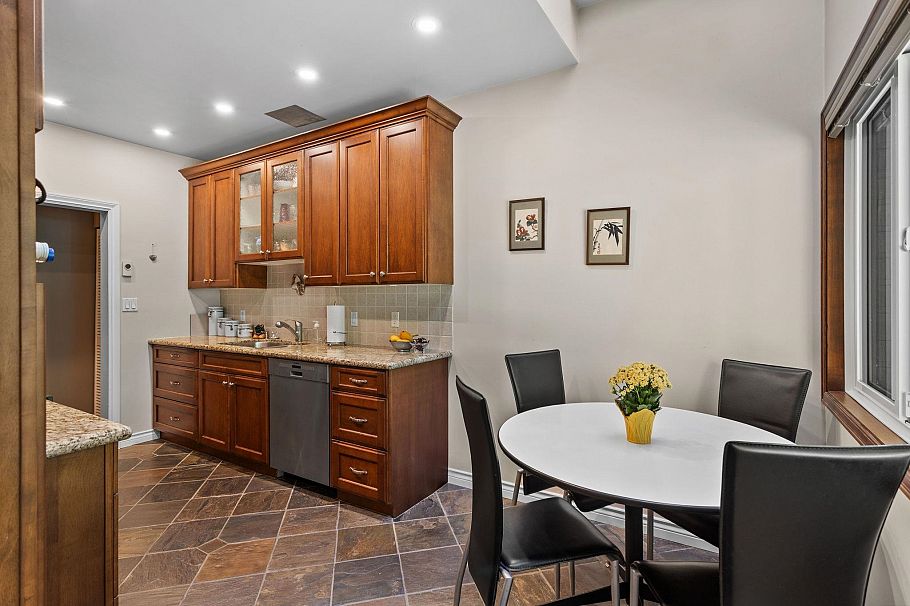 1747 Rufus Drive North Vancouver, BC - 12