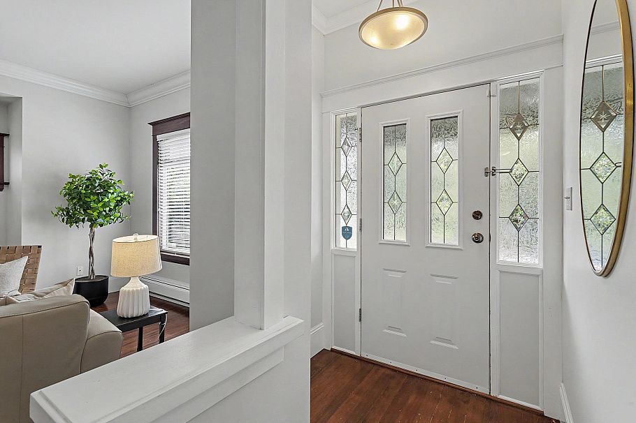 4072 Ontario Street Vancouver, BC - 3