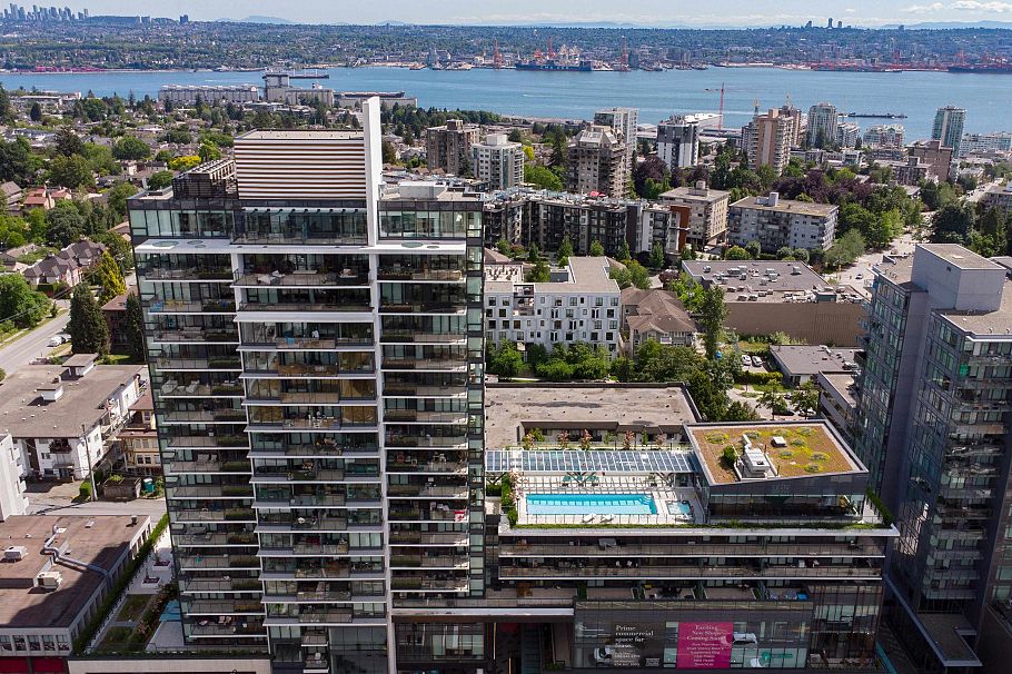 202 135 E 13th Street North Vancouver, BC - 33