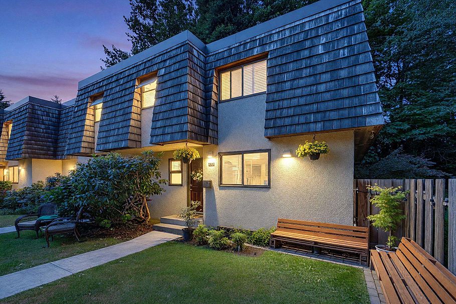 1270 Premier Street North Vancouver, BC - 26