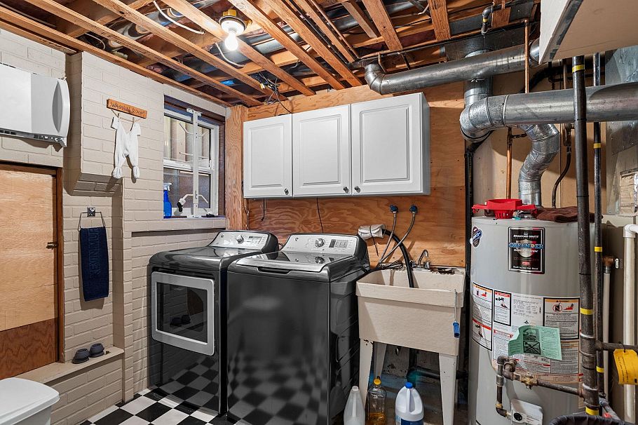 1747 Rufus Drive North Vancouver, BC - 32