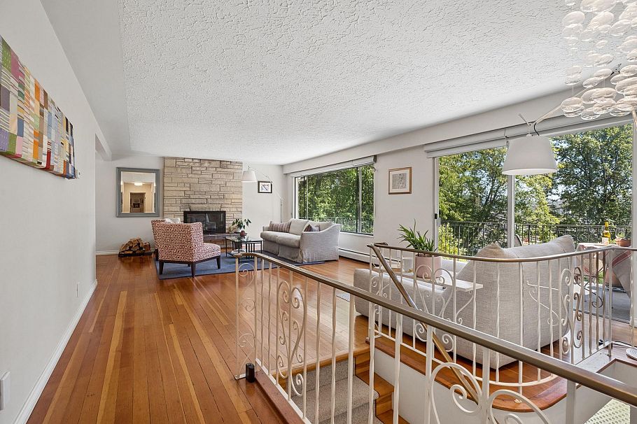 1034 Heywood Street North Vancouver, BC - 4