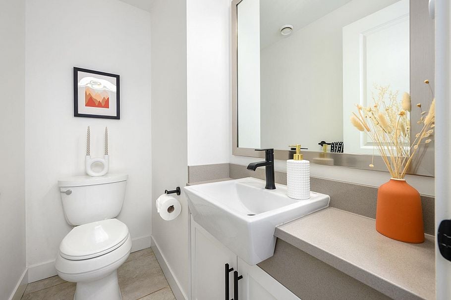 20 757 Orwell Street North Vancouver, BC - 22