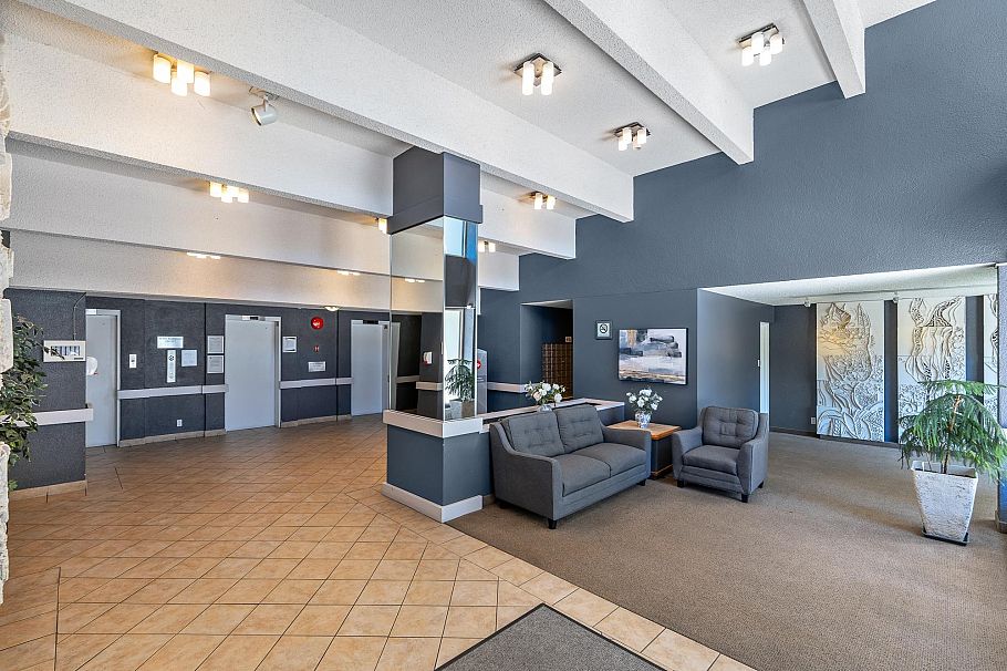 911 2016 Fullerton Avenue North Vancouver, BC - 2