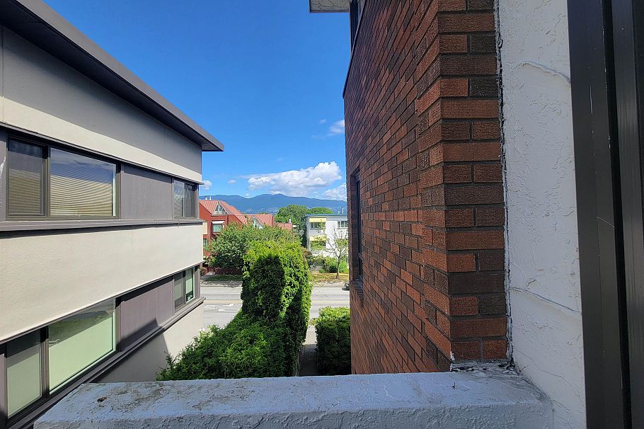 306 2450 Cornwall Avenue Vancouver, BC - 23