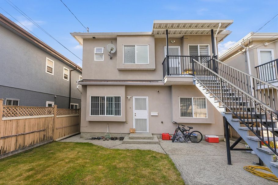 3186 E 18th Avenue Vancouver, BC - 20