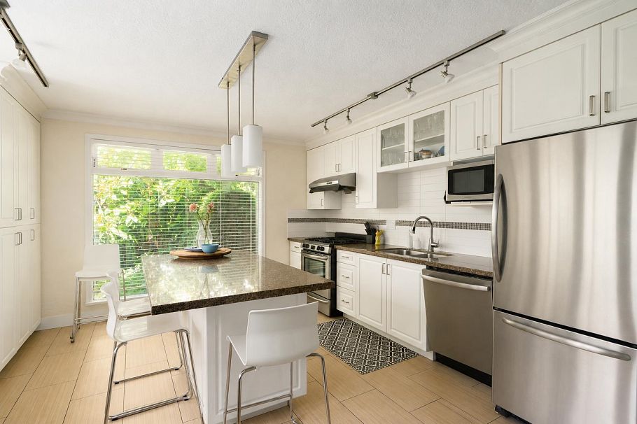6311 Adera Street Vancouver, BC - 11