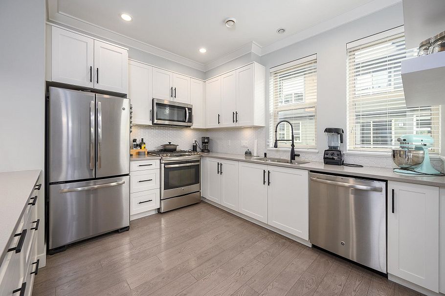 20 757 Orwell Street North Vancouver, BC - 4