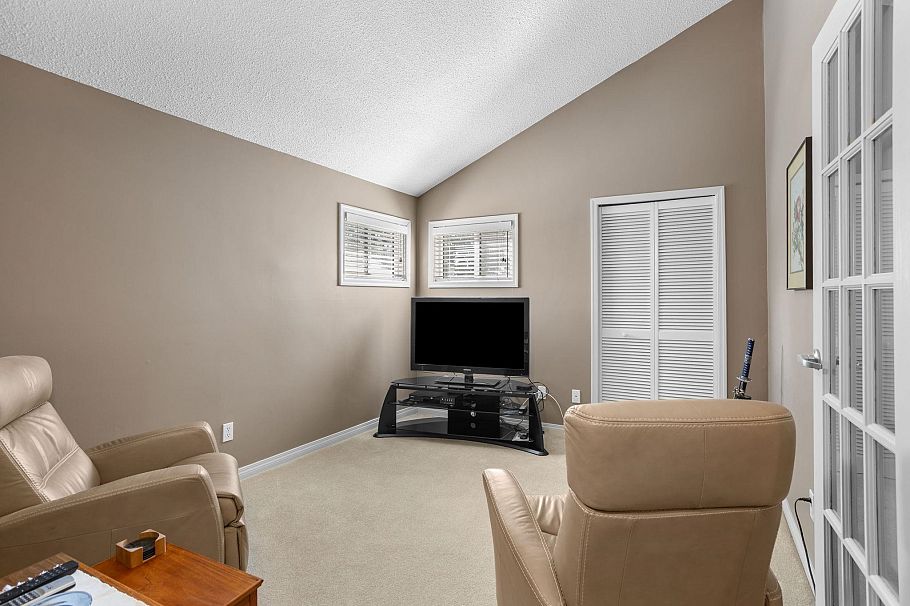 1747 Rufus Drive North Vancouver, BC - 16