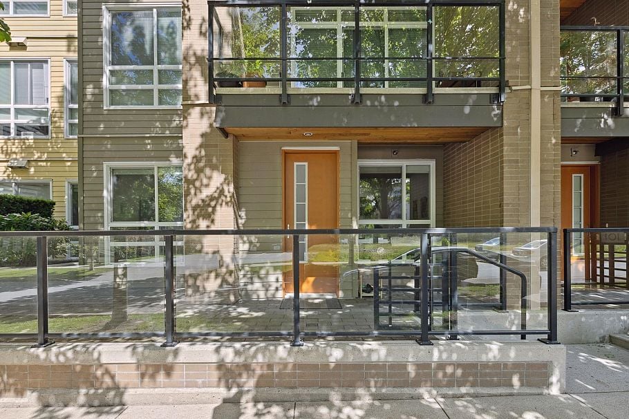 6033 Gray Avenue Vancouver, BC - 1