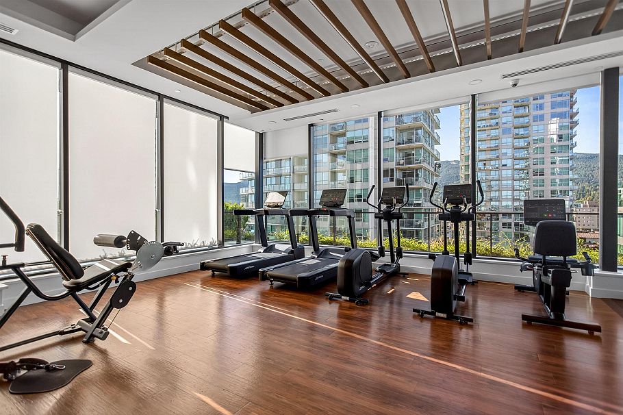 202 135 E 13th Street North Vancouver, BC - 24
