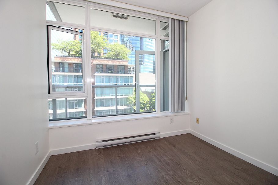 703 480 Robson Street Vancouver, BC - 9