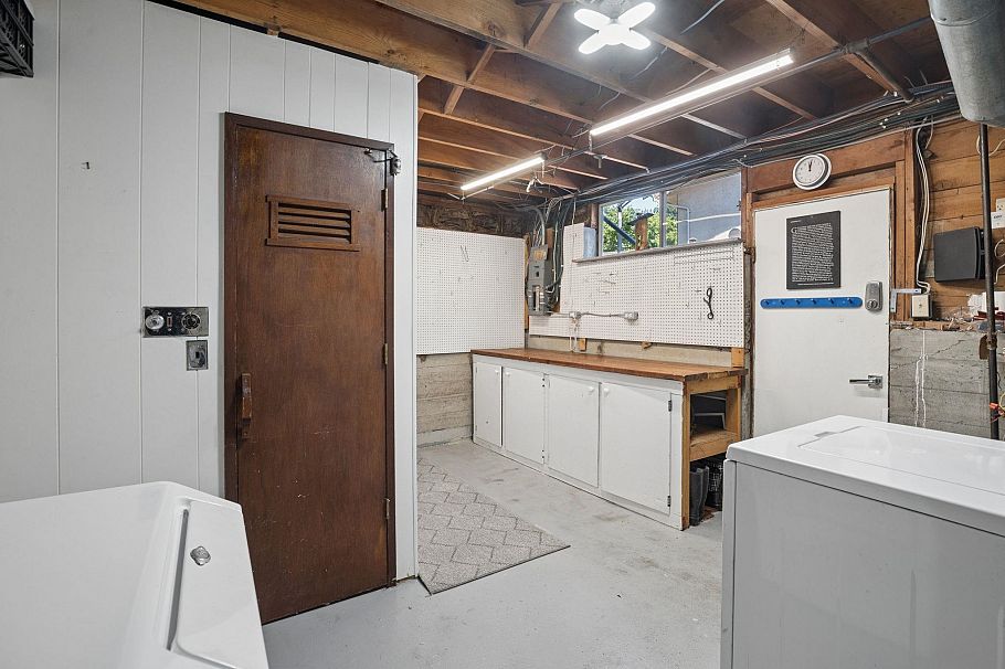 1034 Heywood Street North Vancouver, BC - 26