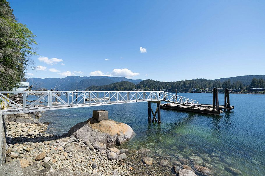 4793 Strathcona Road North Vancouver, BC - 9