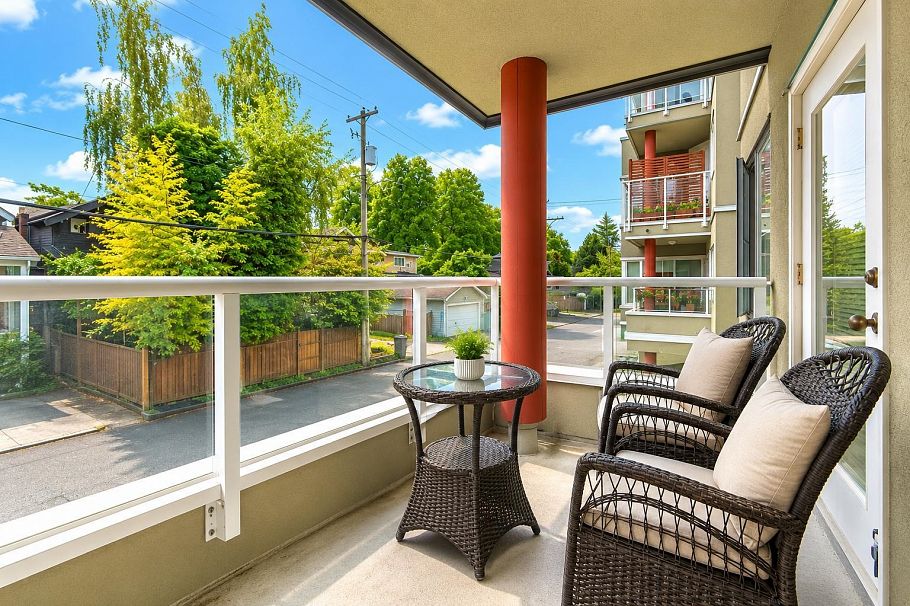 108 3250 W Broadway Vancouver, BC - 27