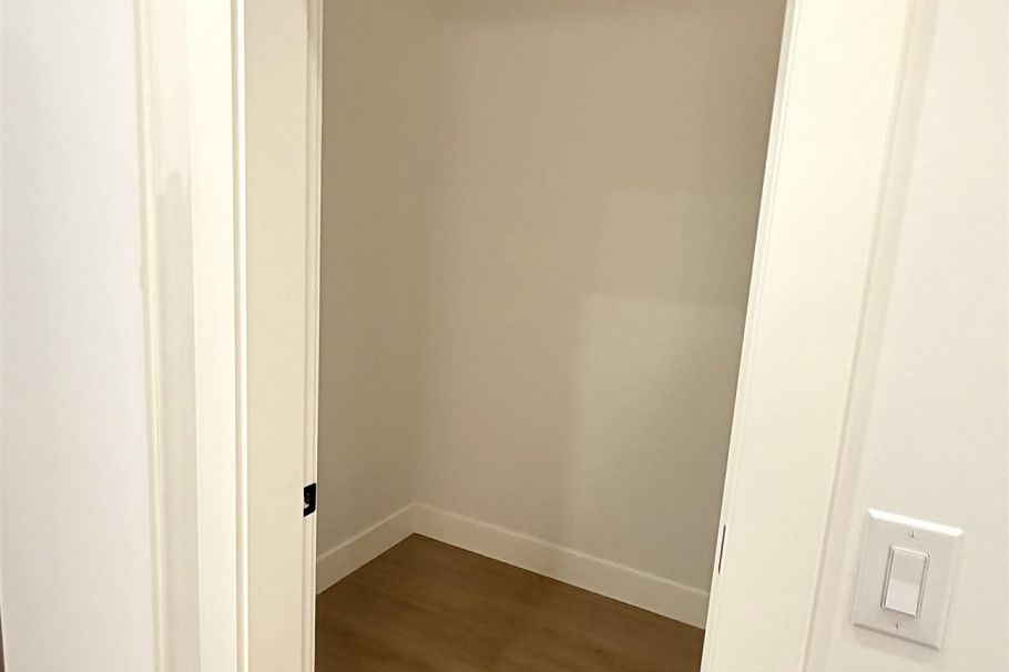 1 1436 E 1st Avenue Vancouver, BC - 15