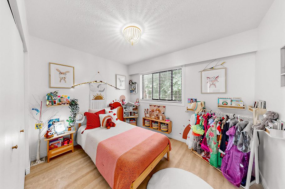 1270 Premier Street North Vancouver, BC - 10