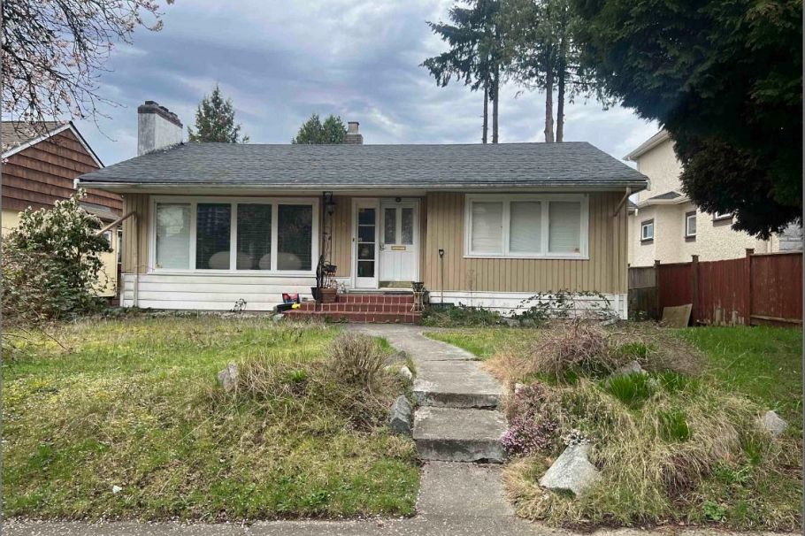 438 W 45th Avenue Vancouver, BC - 1