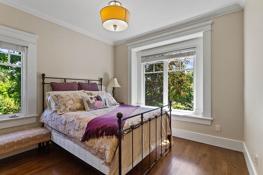 2495 W 33rd Avenue Vancouver, BC - 16