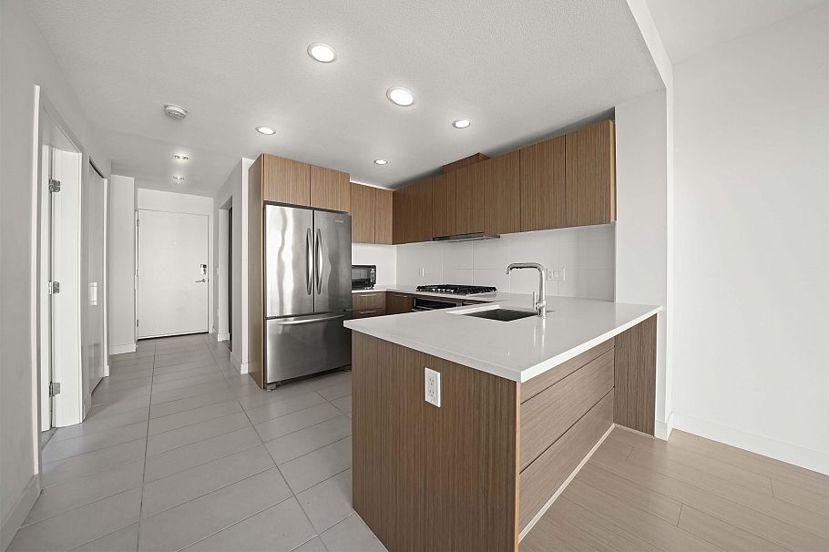 611 6033 Gray Avenue Vancouver, BC - 6