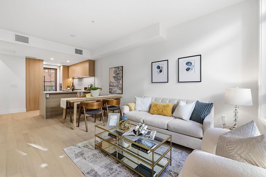 6310 Oak Street Vancouver, BC - 4