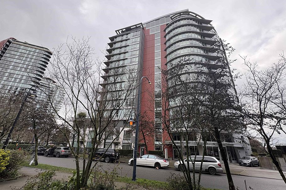 1106 980 Cooperage Way Vancouver, BC - 1