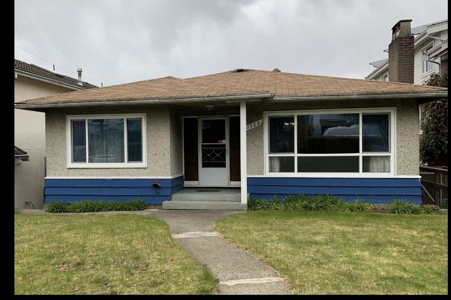 1723 E 33rd Avenue Vancouver, BC - 1