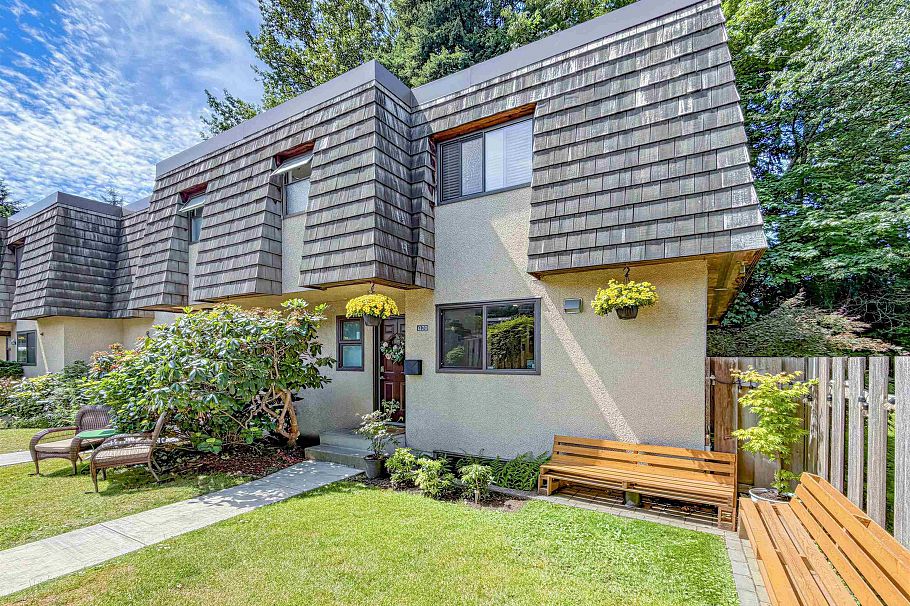 1270 Premier Street North Vancouver, BC - 25