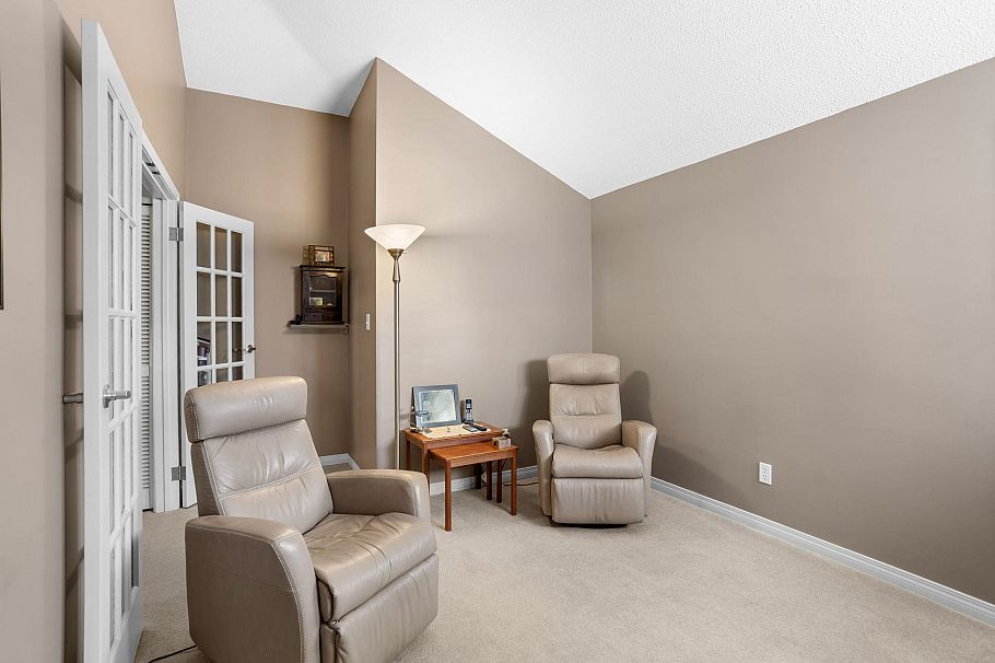 1747 Rufus Drive North Vancouver, BC - 17