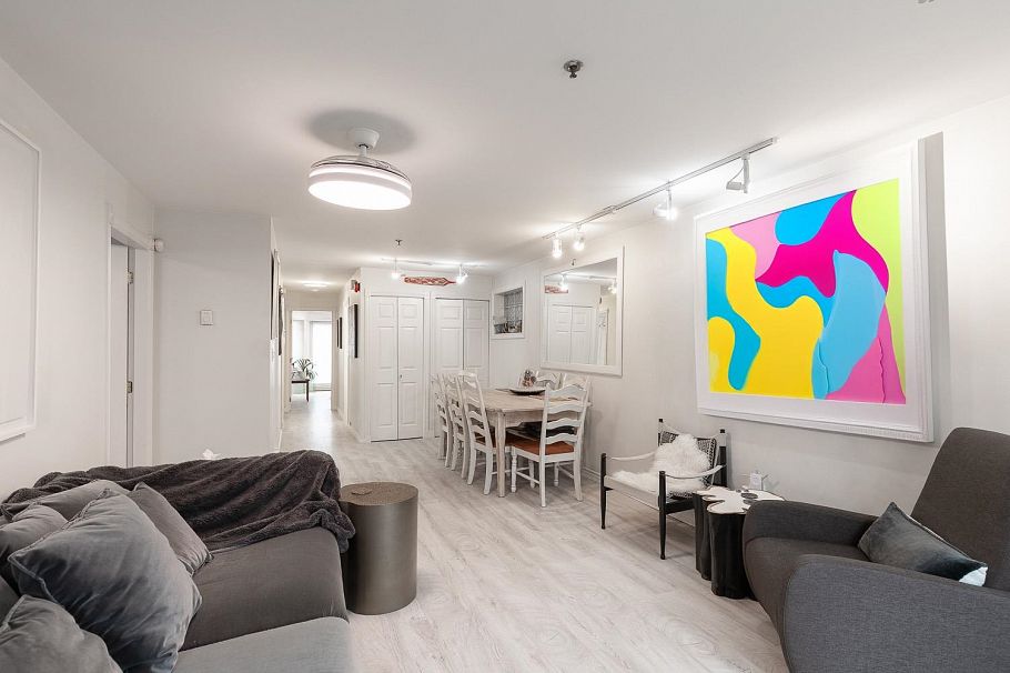 1 451 E Pender Street Vancouver, BC - 2