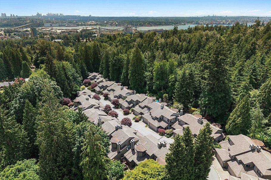 1747 Rufus Drive North Vancouver, BC - 40