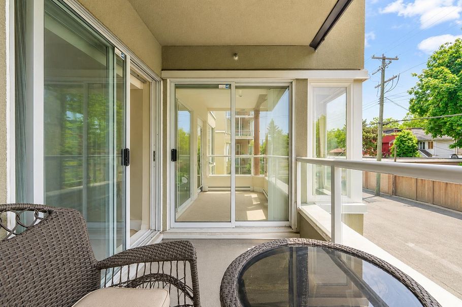 108 3250 W Broadway Vancouver, BC - 26