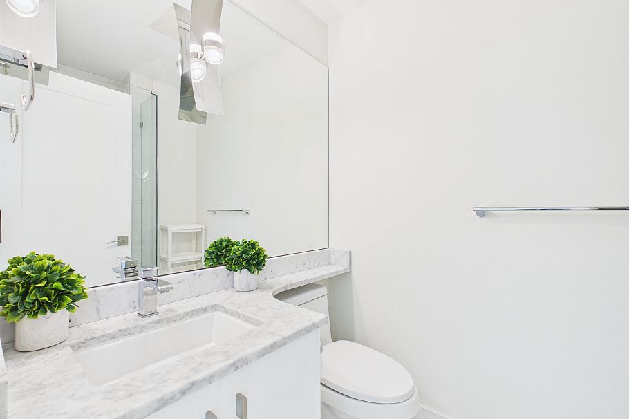 2277 E 28th Avenue Vancouver, BC - 17