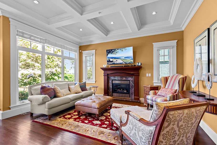 2495 W 33rd Avenue Vancouver, BC - 4