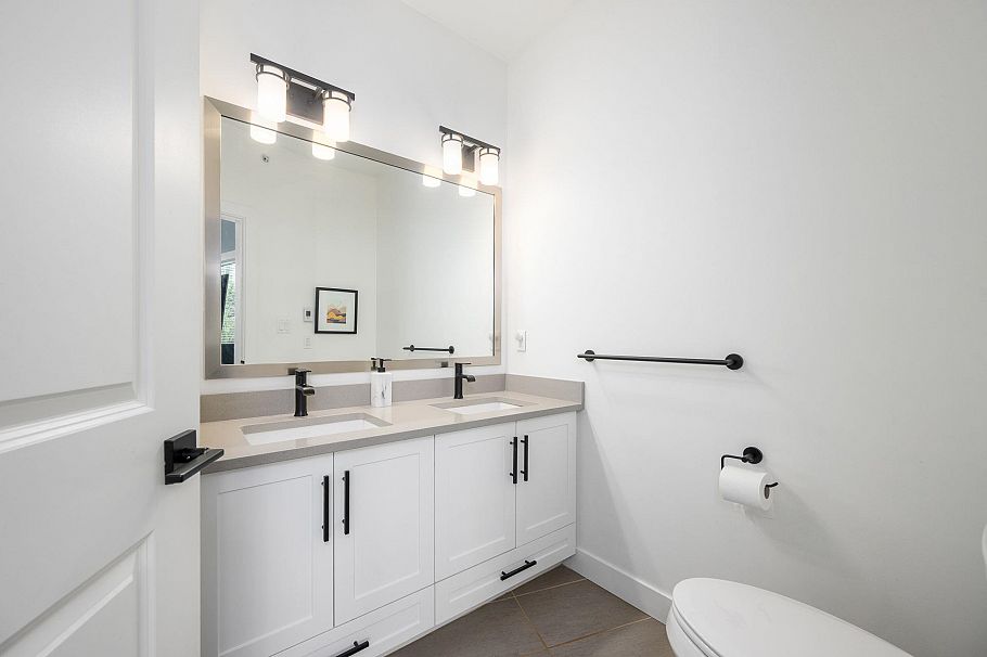 20 757 Orwell Street North Vancouver, BC - 16