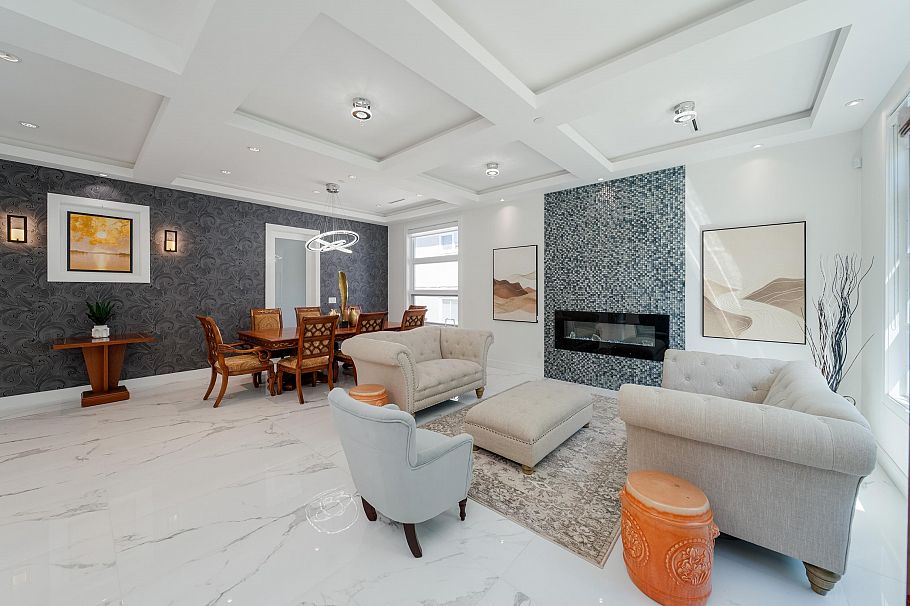 2277 E 28th Avenue Vancouver, BC - 4