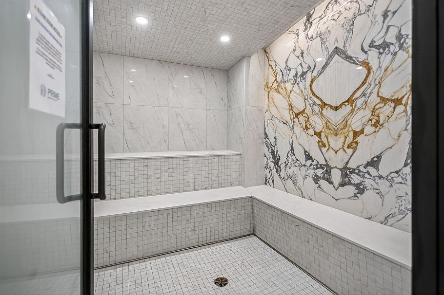 202 135 E 13th Street North Vancouver, BC - 25