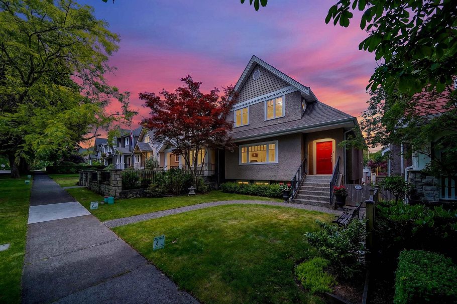 2953 W 35th Avenue Vancouver, BC - 1