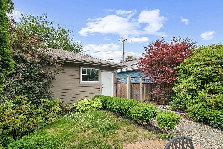 416 W Keith Road North Vancouver, BC - 13