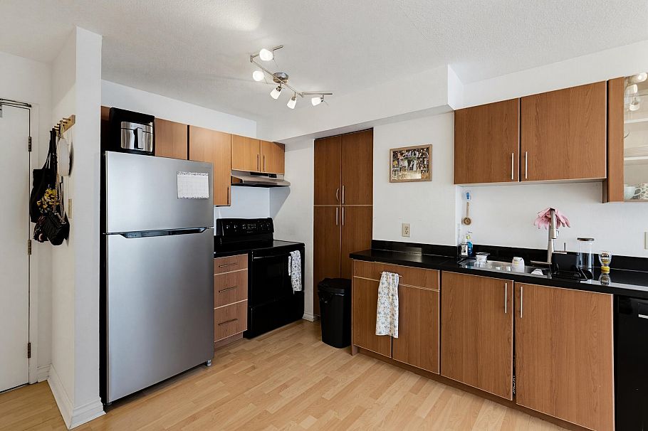 214 1330 Burrard Street Vancouver, BC - 10