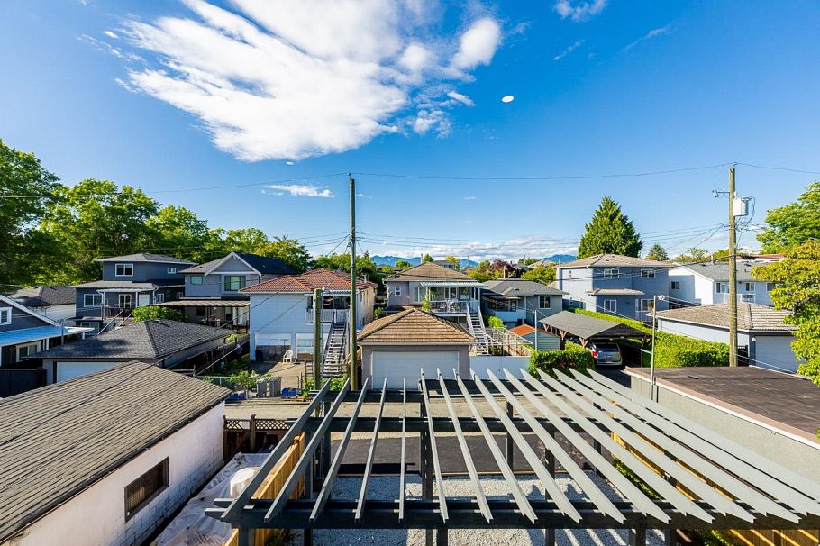 3 1845 E 51st Avenue Vancouver, BC - 26