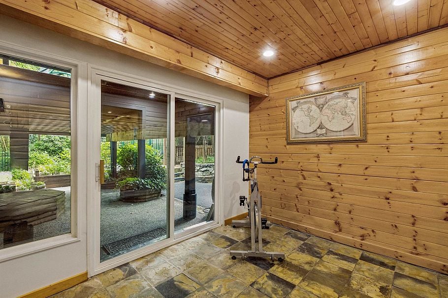 1501 Ostler Court North Vancouver, BC - 33