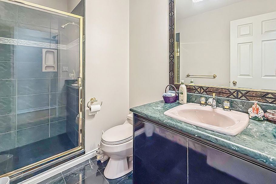 2755 W 20th Avenue Vancouver, BC - 17