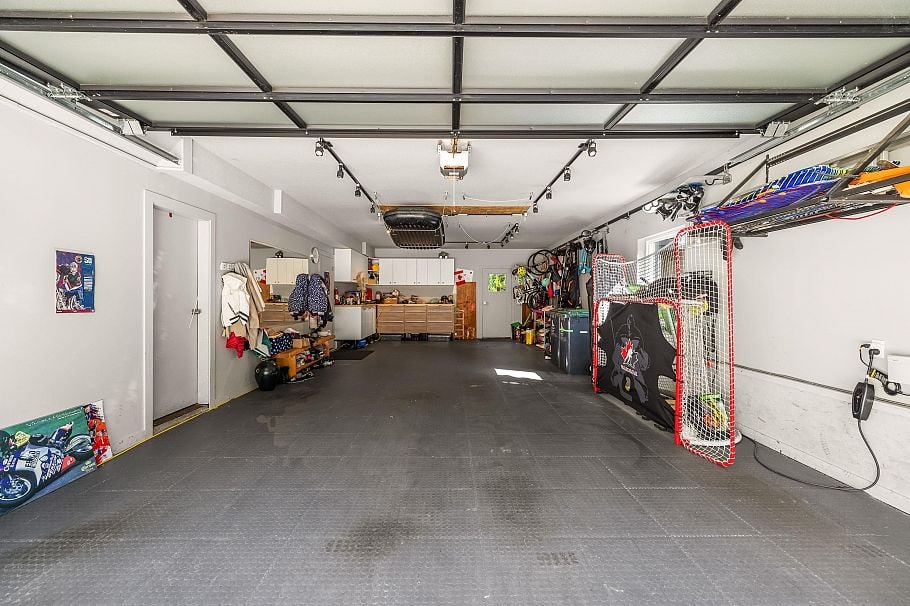 5522 Deerhorn Lane North Vancouver, BC - 35